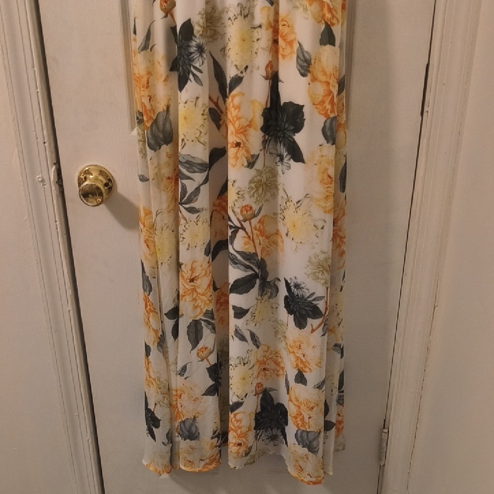 Simple Yellow and Black Floral Maxi Dress - Picture 3 of 6